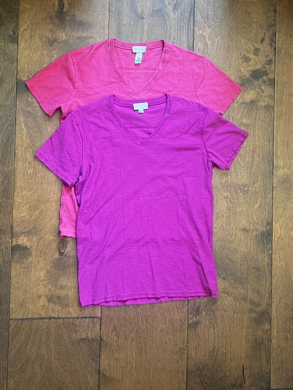 Diesel Women’s V-Neck T-Shirt Bundle (2) Pink & Purple Casual Basic Tees Size L